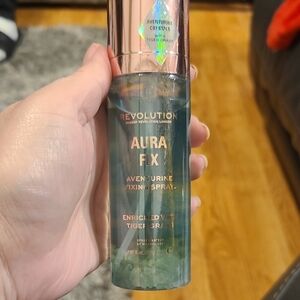 Revolution Aura Fix Aventurine Setting Spray with Tiger Grass